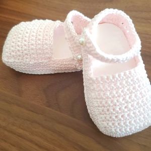 baby shoes 0-3 months. Handmade a crochet!! For baby girls 💌. new baby gift